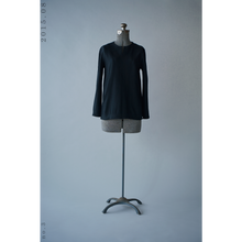 画像をギャラリービューアに読み込む, Vネックプルオーバー【since 2015】